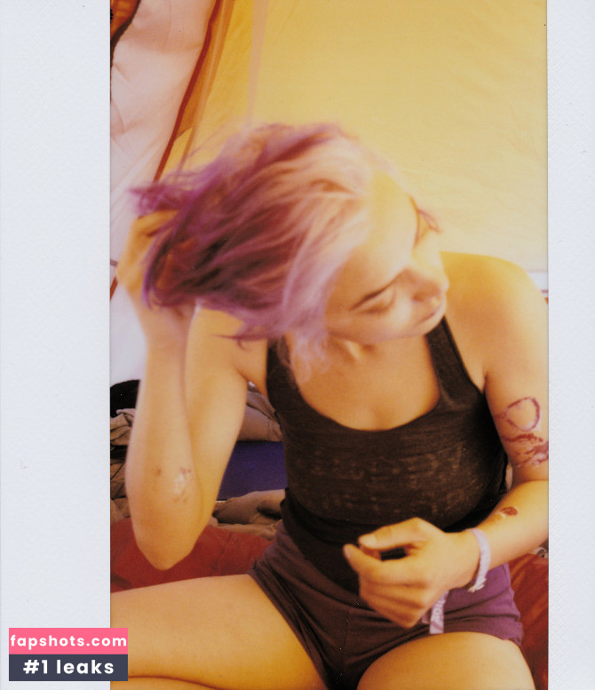 Jenny Lee gallery photo #4