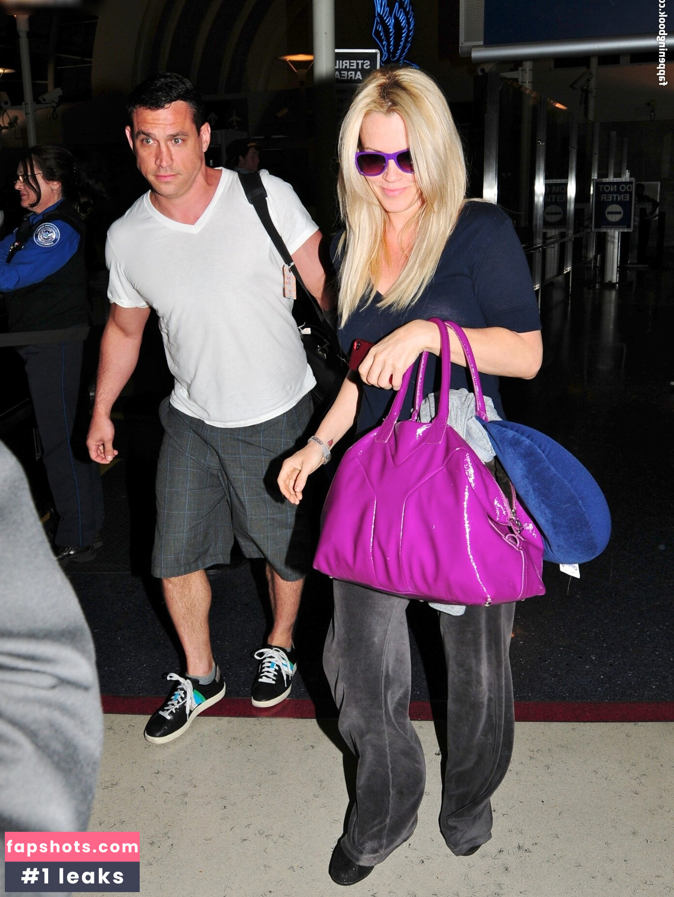 Jenny McCarthy gallery photo #3