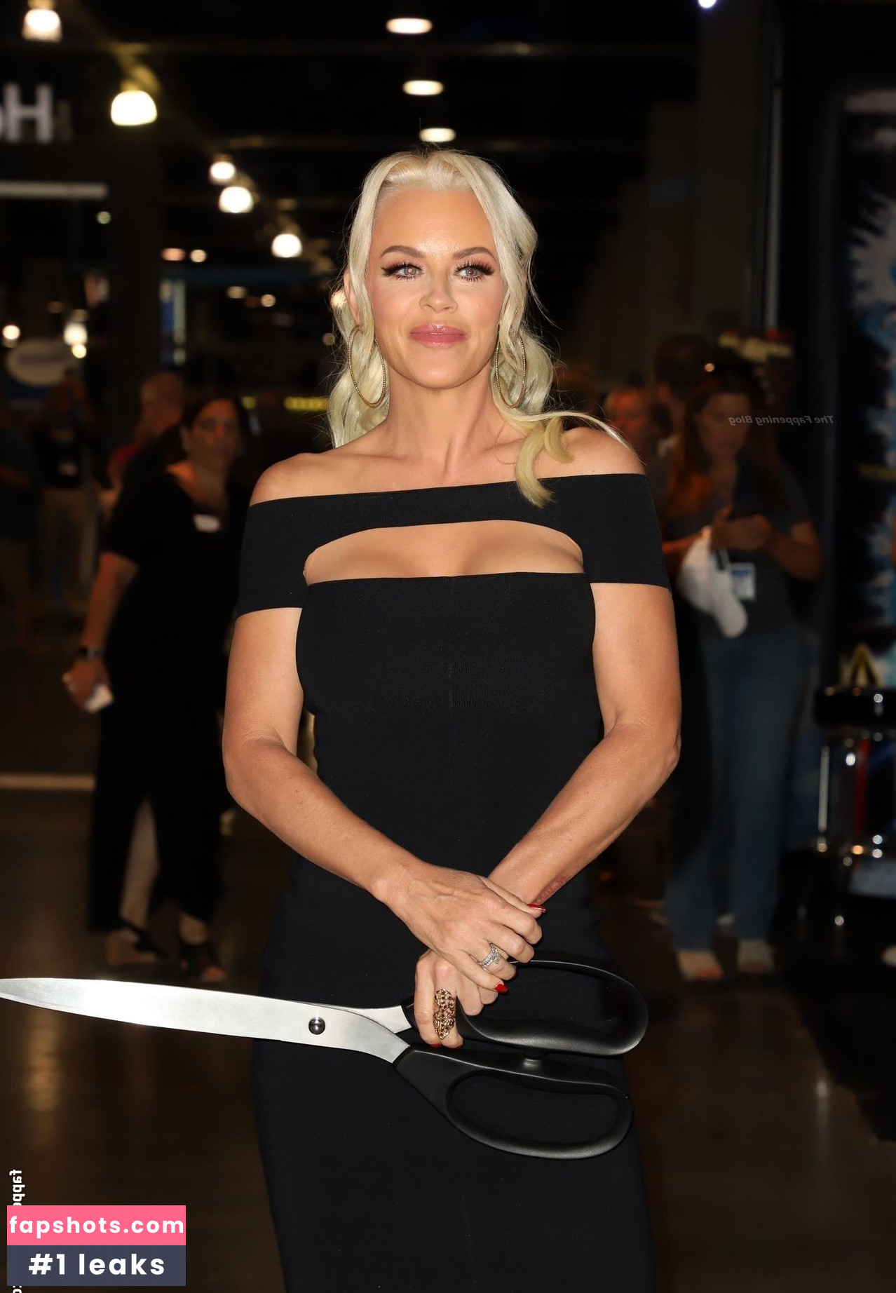 Jenny McCarthy Nude Leaks OnlyFans Photos #48 - LeakJerk