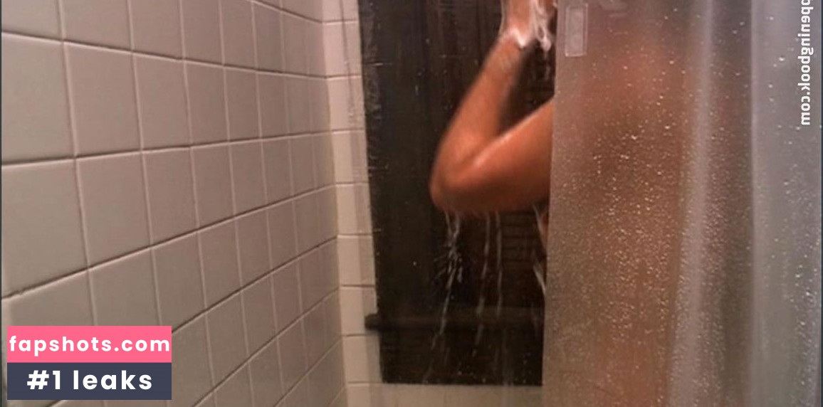 Jenny McShane gallery photo #22