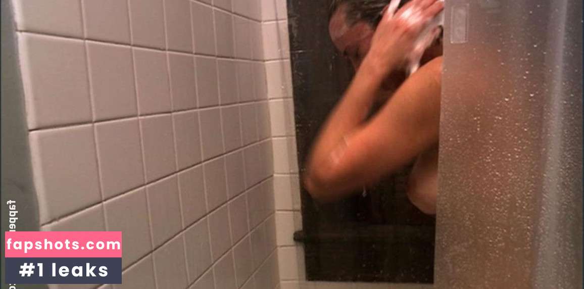 Jenny McShane gallery photo #23