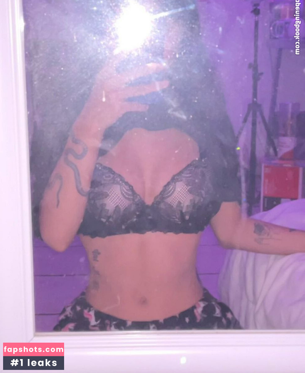 Jenny Ozuna gallery photo #16