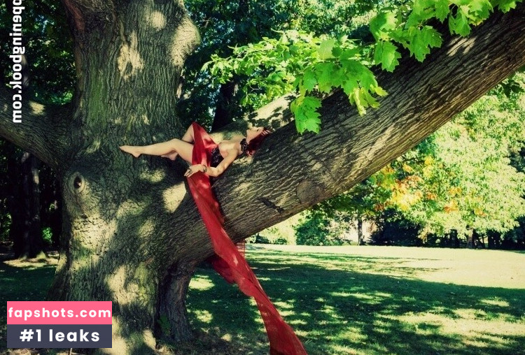 Jenny Redlocks gallery photo #16