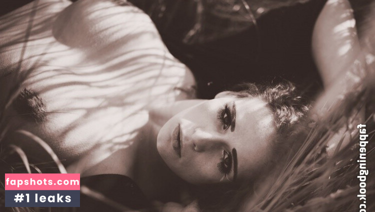 Jenny Redlocks gallery photo #10