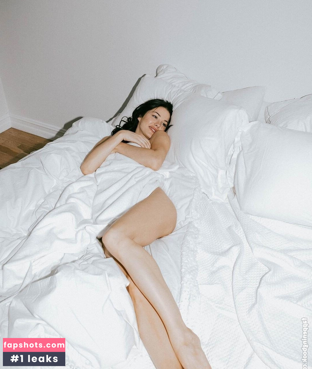 Jenny Watwood gallery photo #3