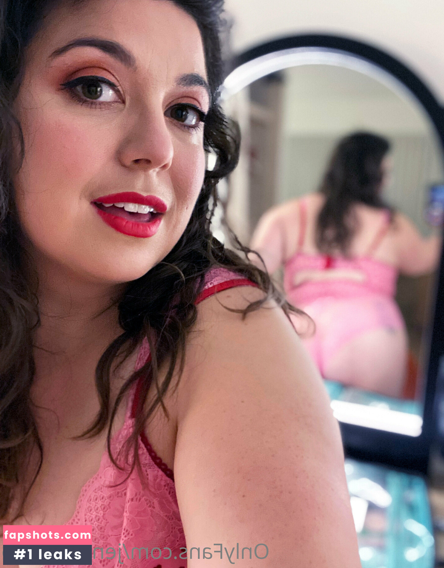 Jenny Zigrino gallery photo #9