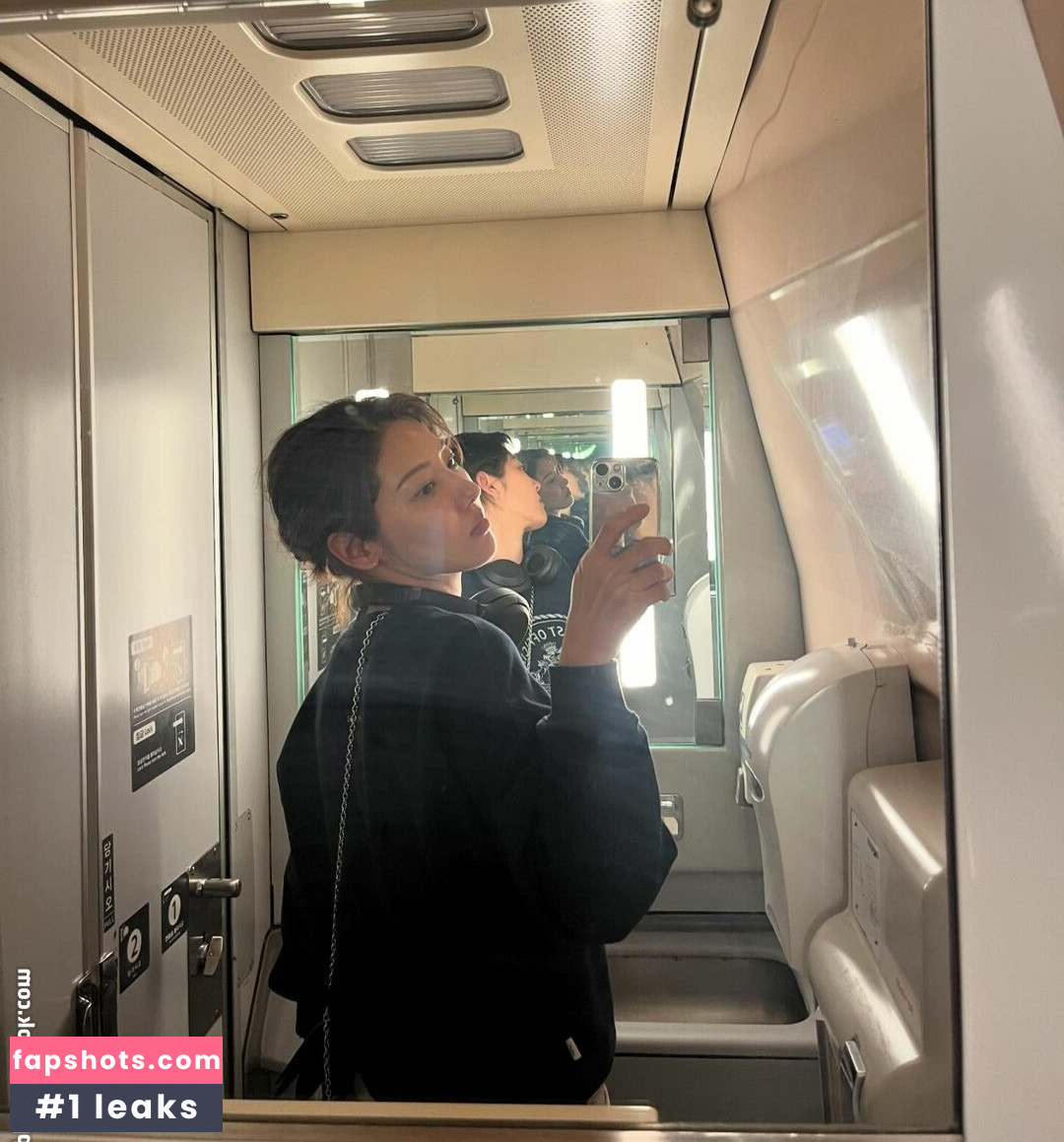 Jeon Jisu gallery photo #102