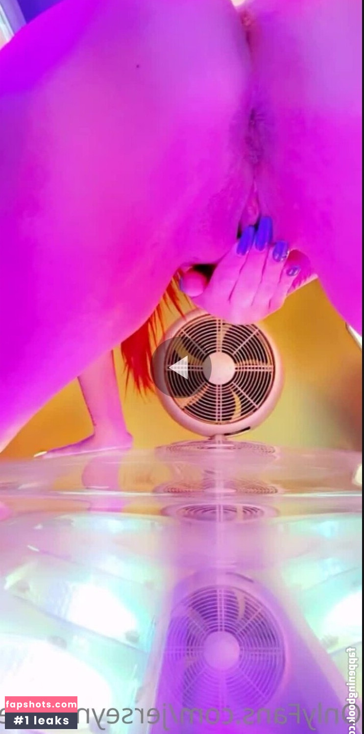 Jersey Nichole gallery photo #16