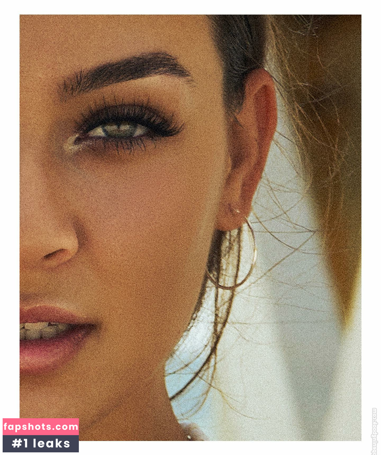 Jesenia Sanchez gallery photo #15