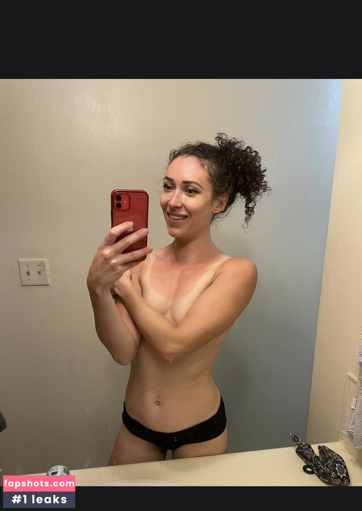 Jess Brohard gallery photo #14