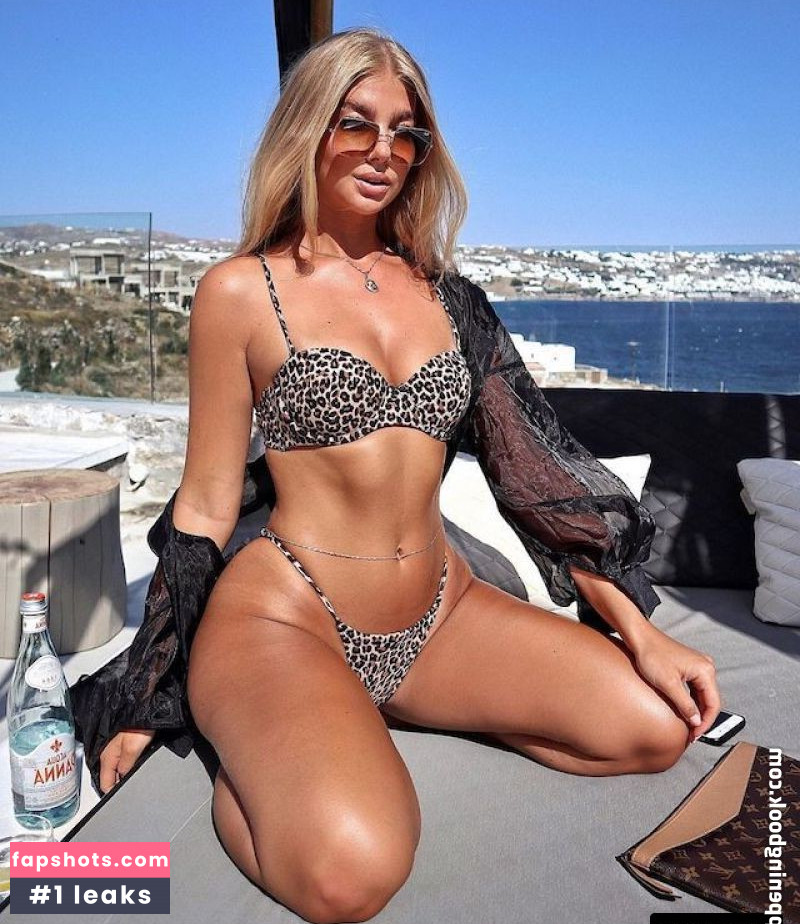 Jess Hunt gallery photo #42