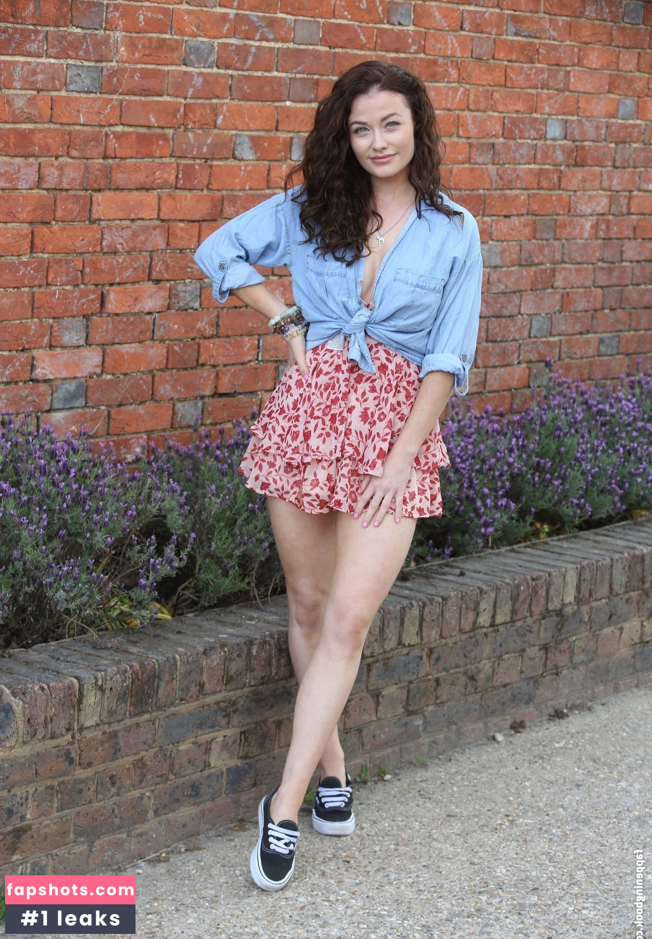 Jess Impiazzi gallery photo #16