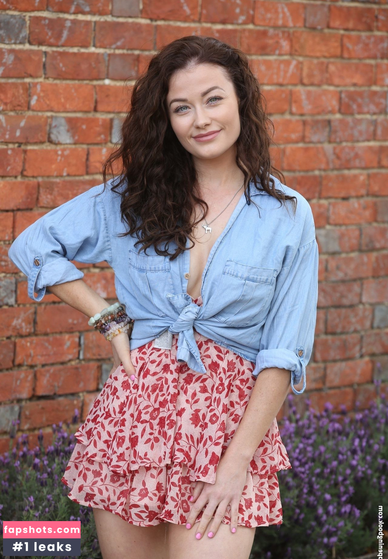 Jess Impiazzi gallery photo #17
