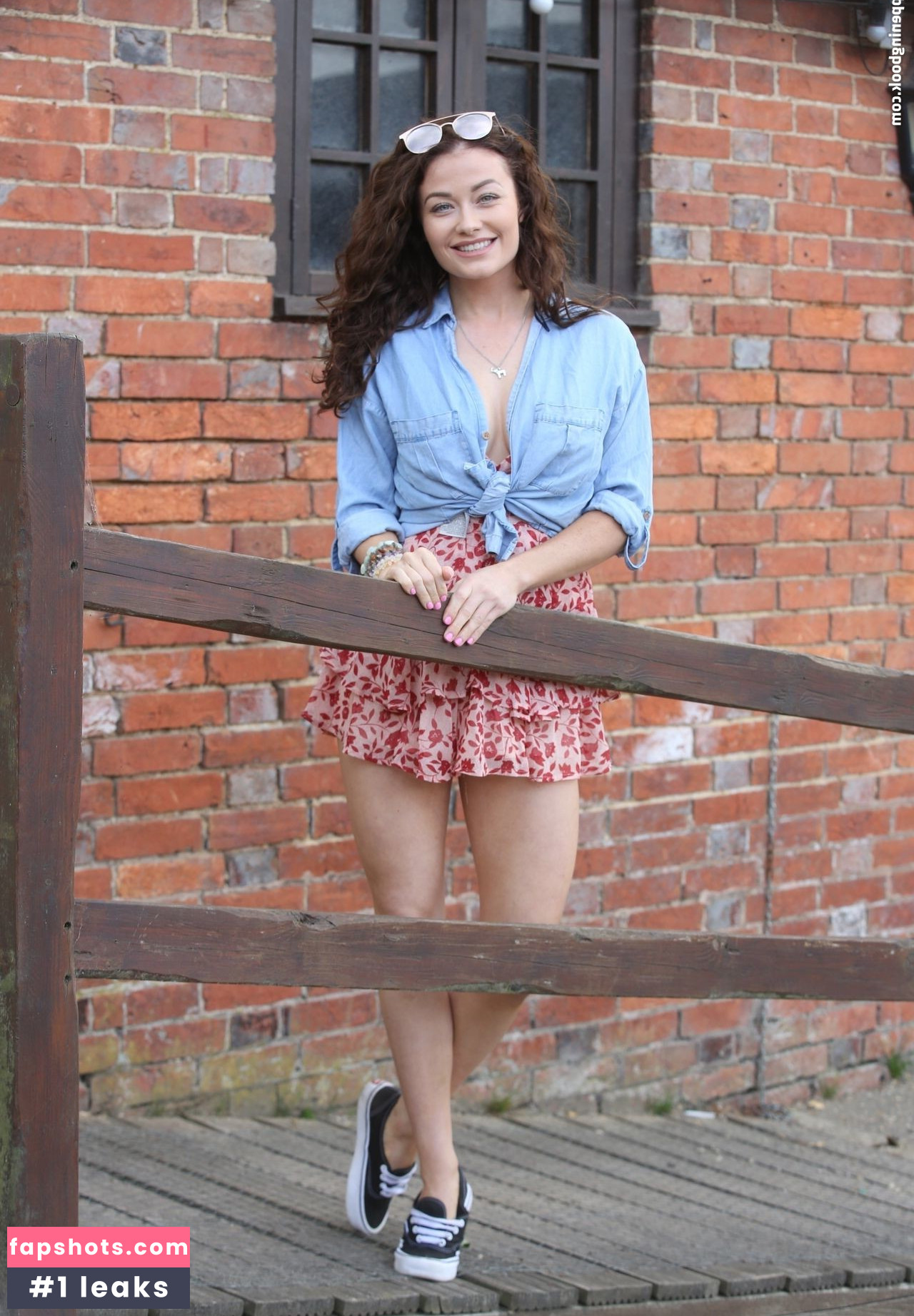 Jess Impiazzi gallery photo #28