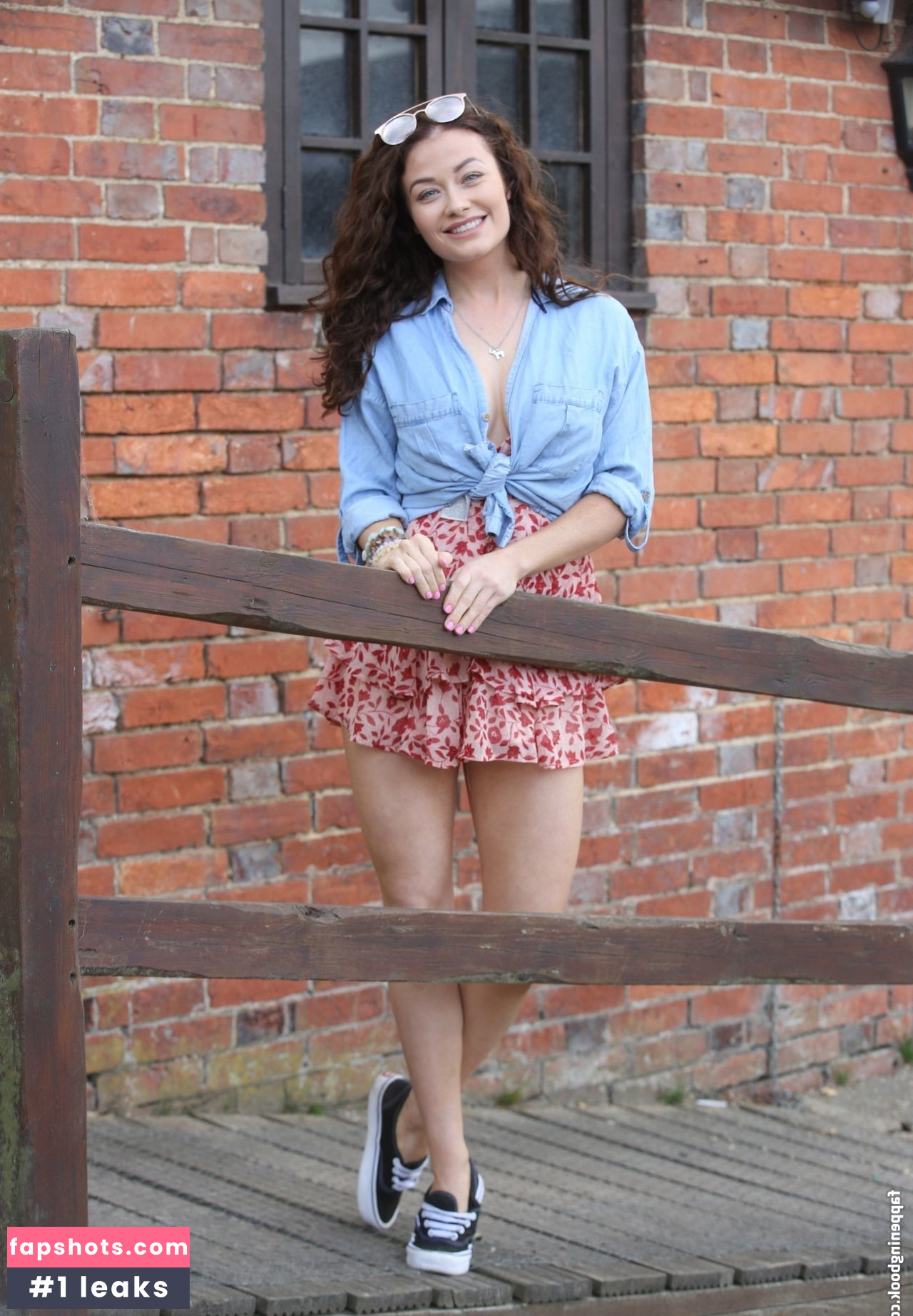 Jess Impiazzi gallery photo #29