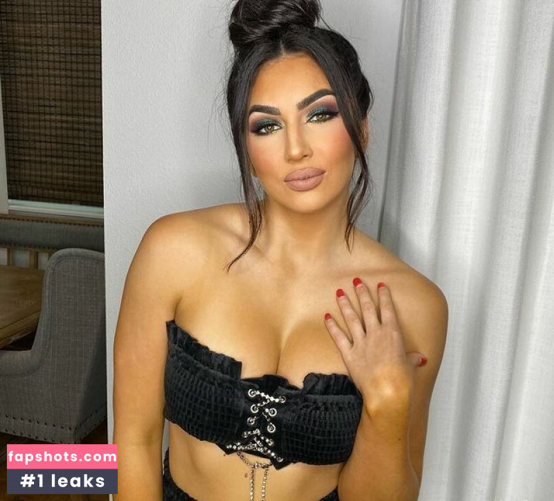 Jess McKay gallery photo #15