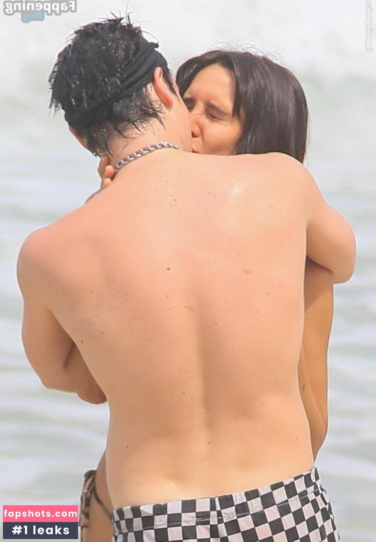 Jesse Jo Stark gallery photo #2