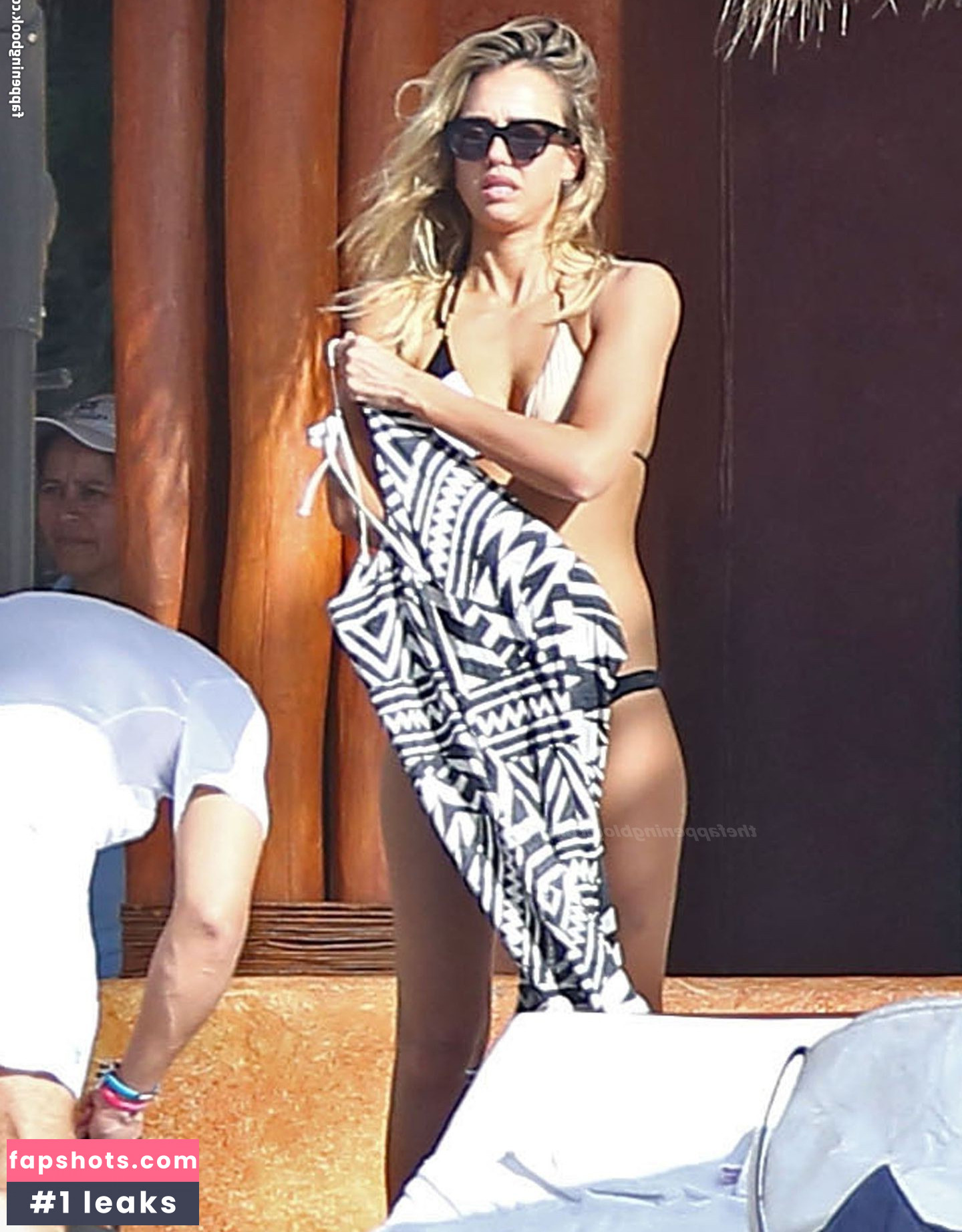 Jessica Alba gallery photo #2077