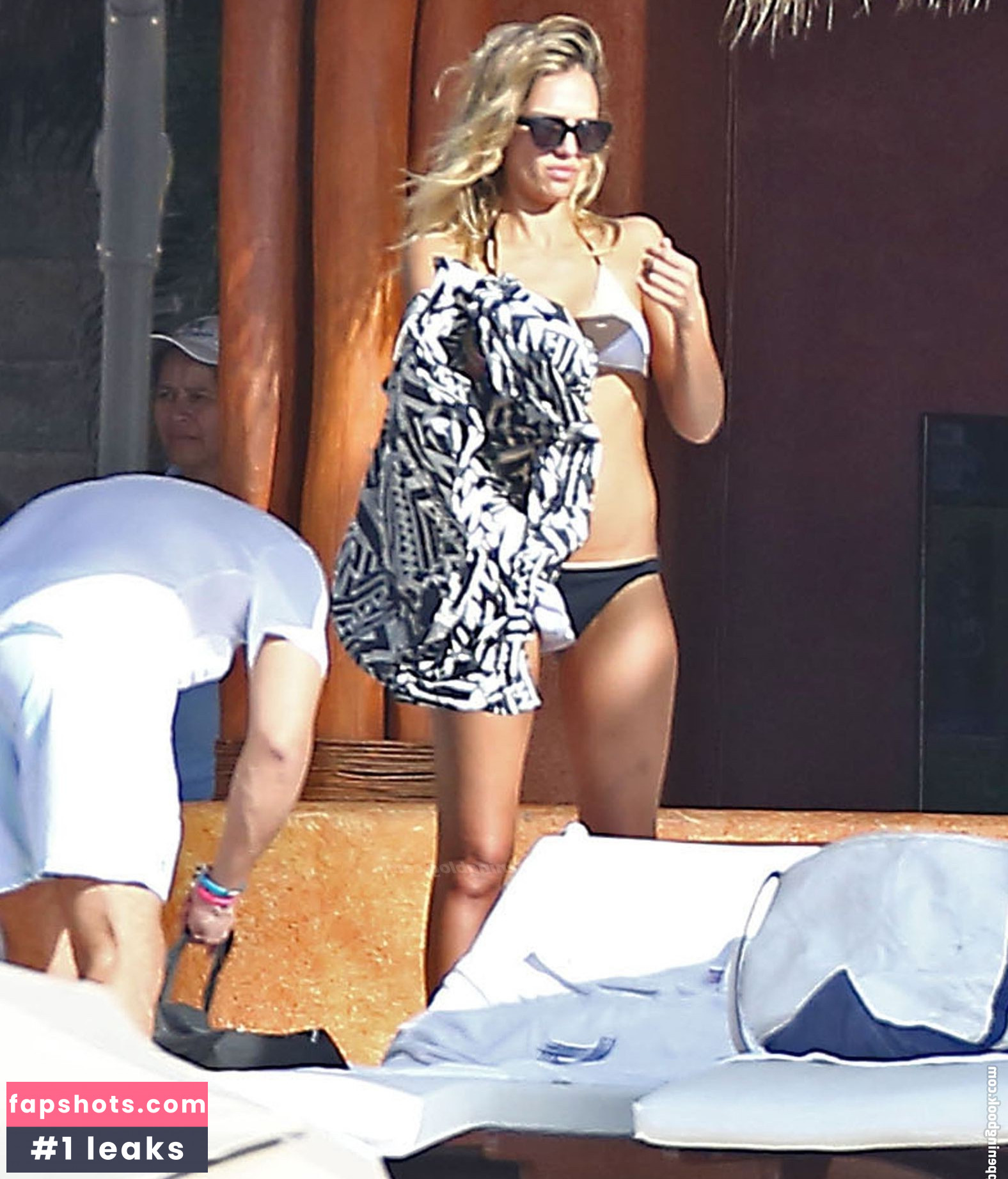 Jessica Alba gallery photo #2078