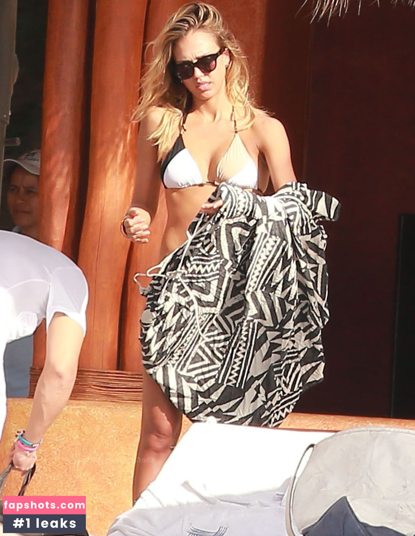 Jessica Alba gallery photo #2084