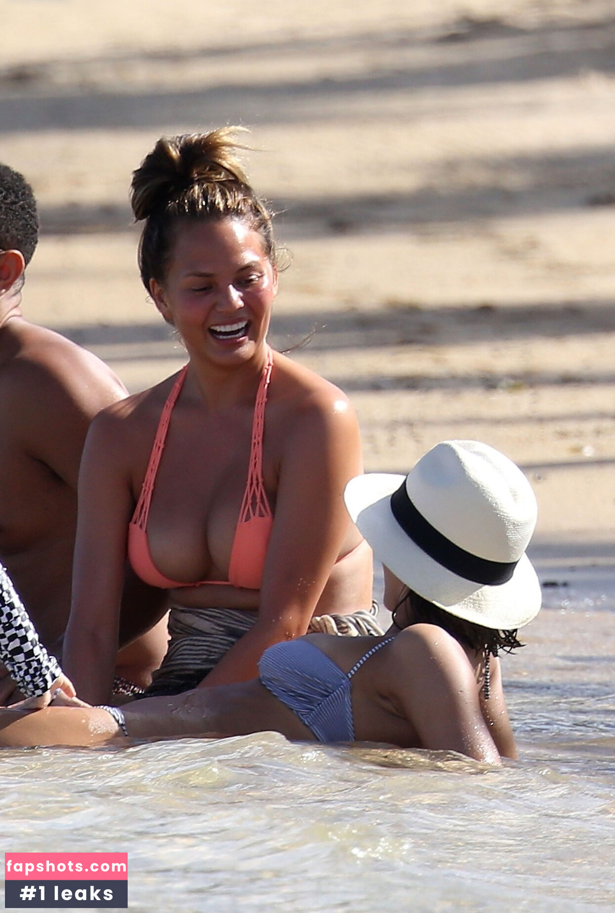 Jessica Alba gallery photo #240