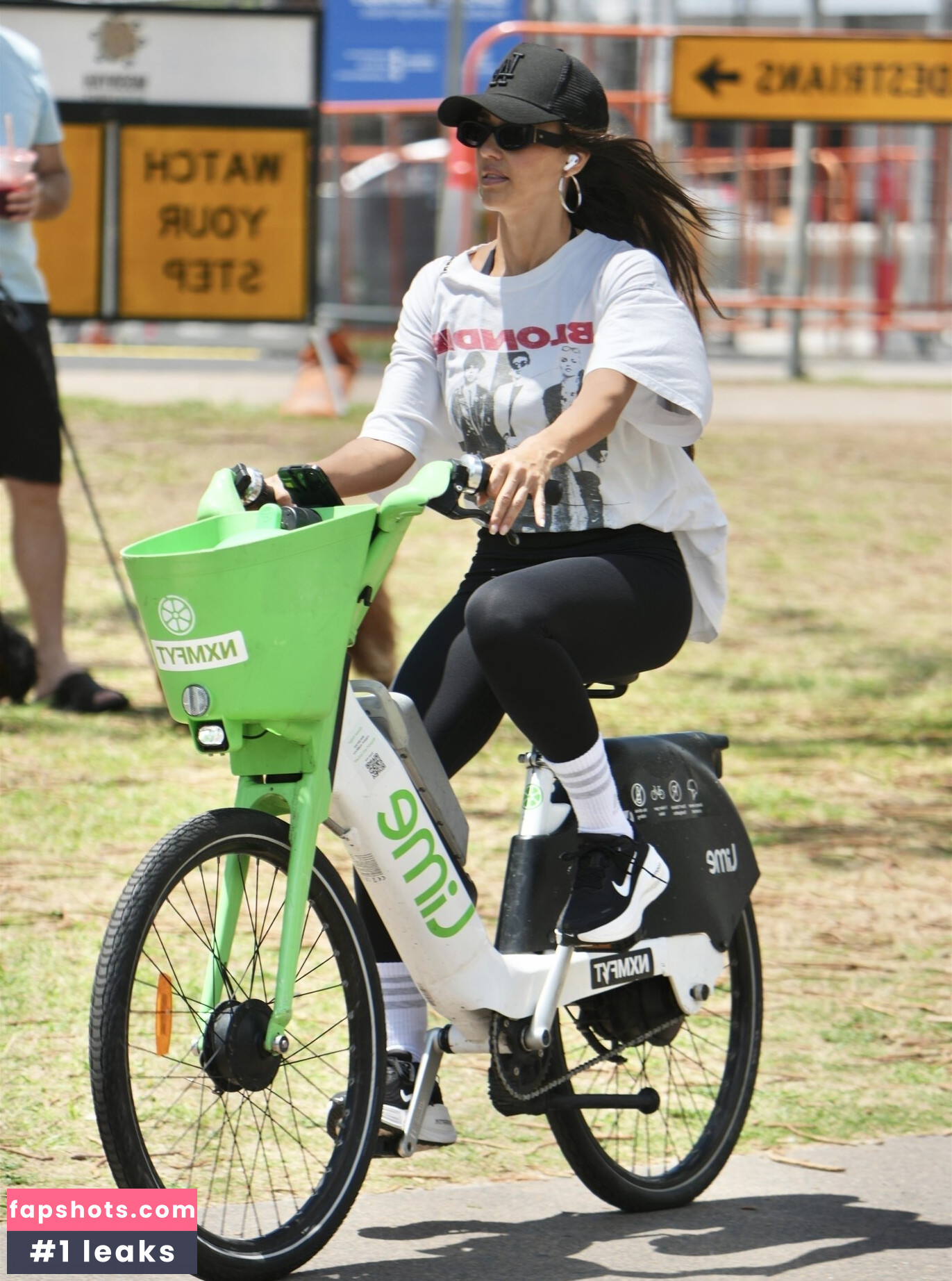 Jessica Alba gallery photo #33