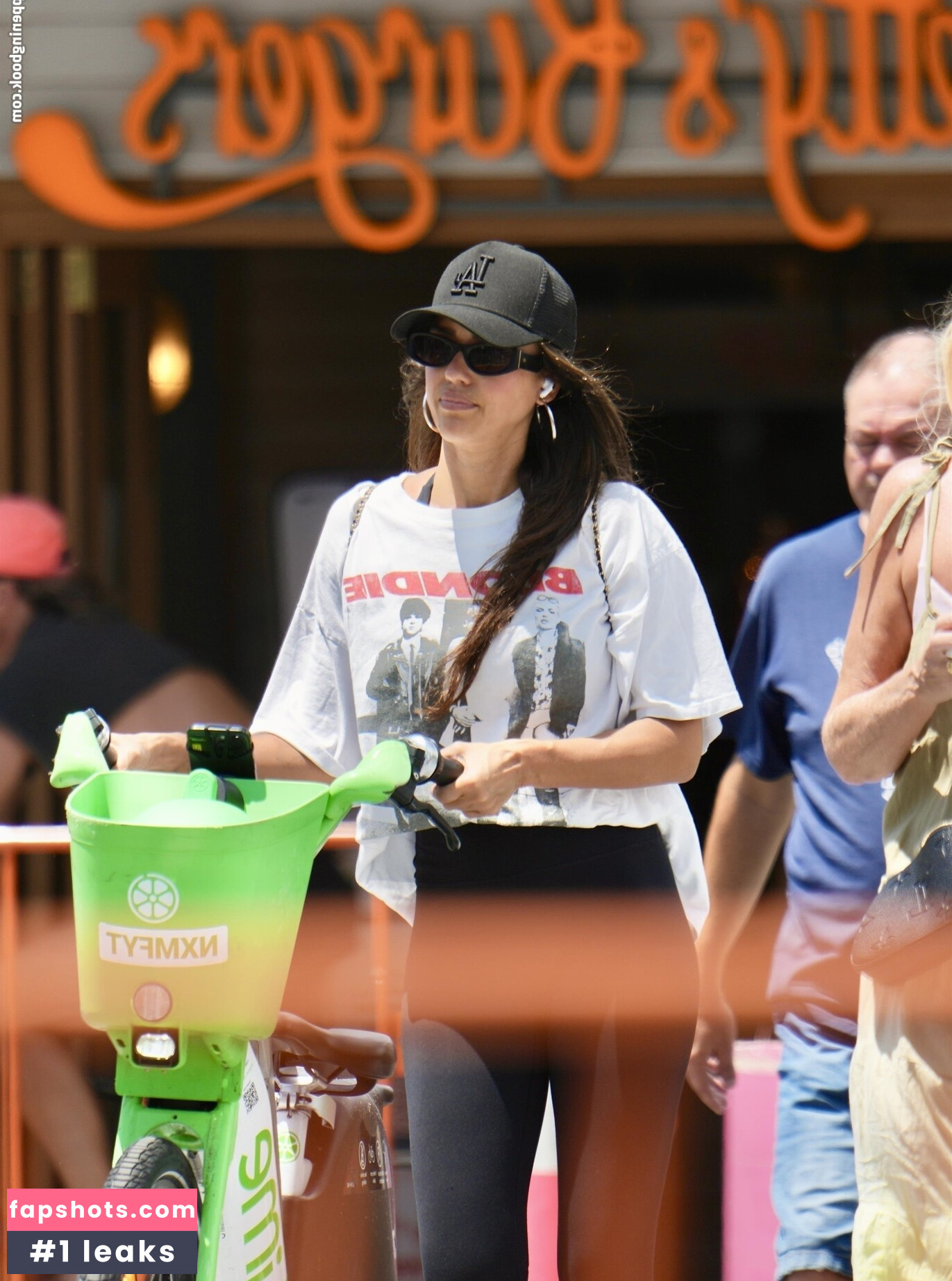 Jessica Alba gallery photo #37