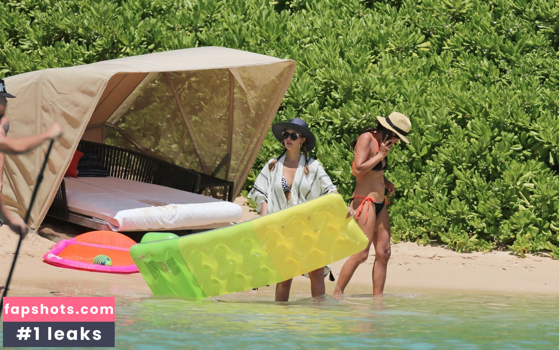 Jessica Alba gallery photo #3698