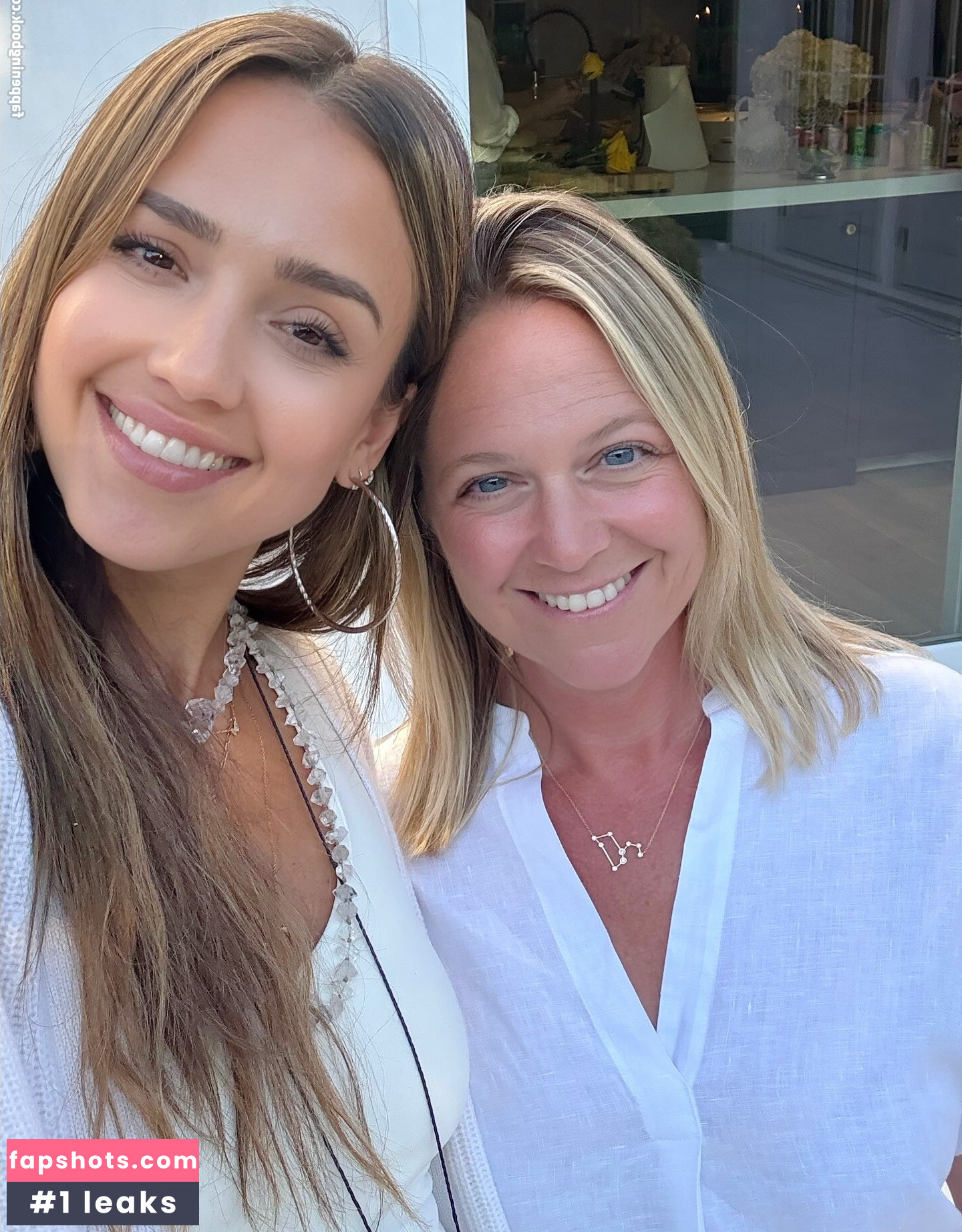 Jessica Alba gallery photo #59