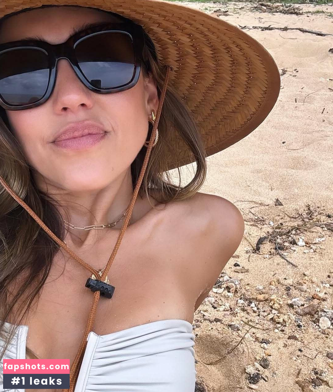 Jessica Alba gallery photo #77