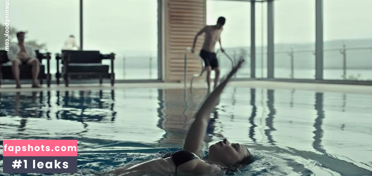 Jessica Barden nude babe gallery