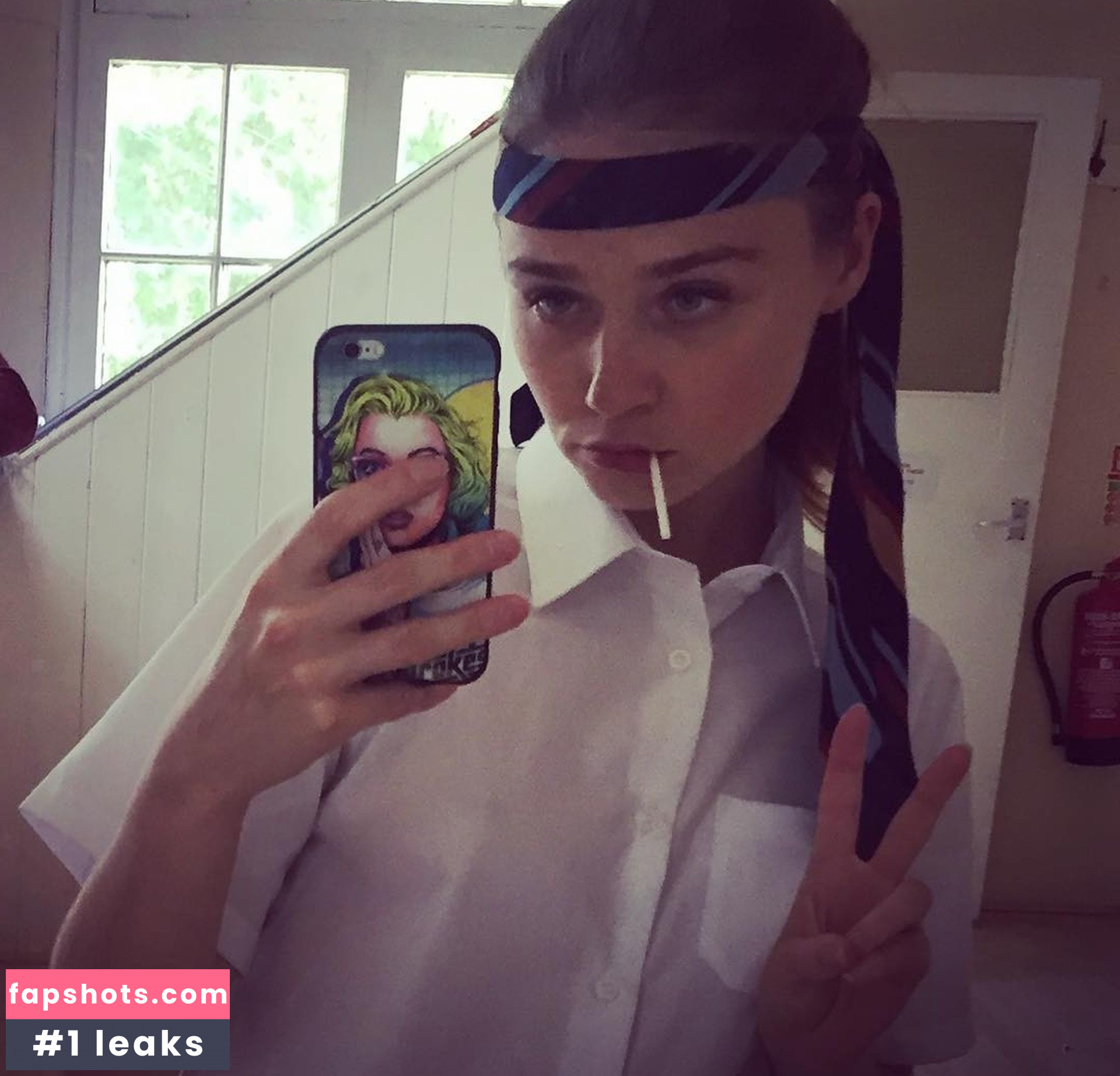 Jessica Barden gallery photo #17