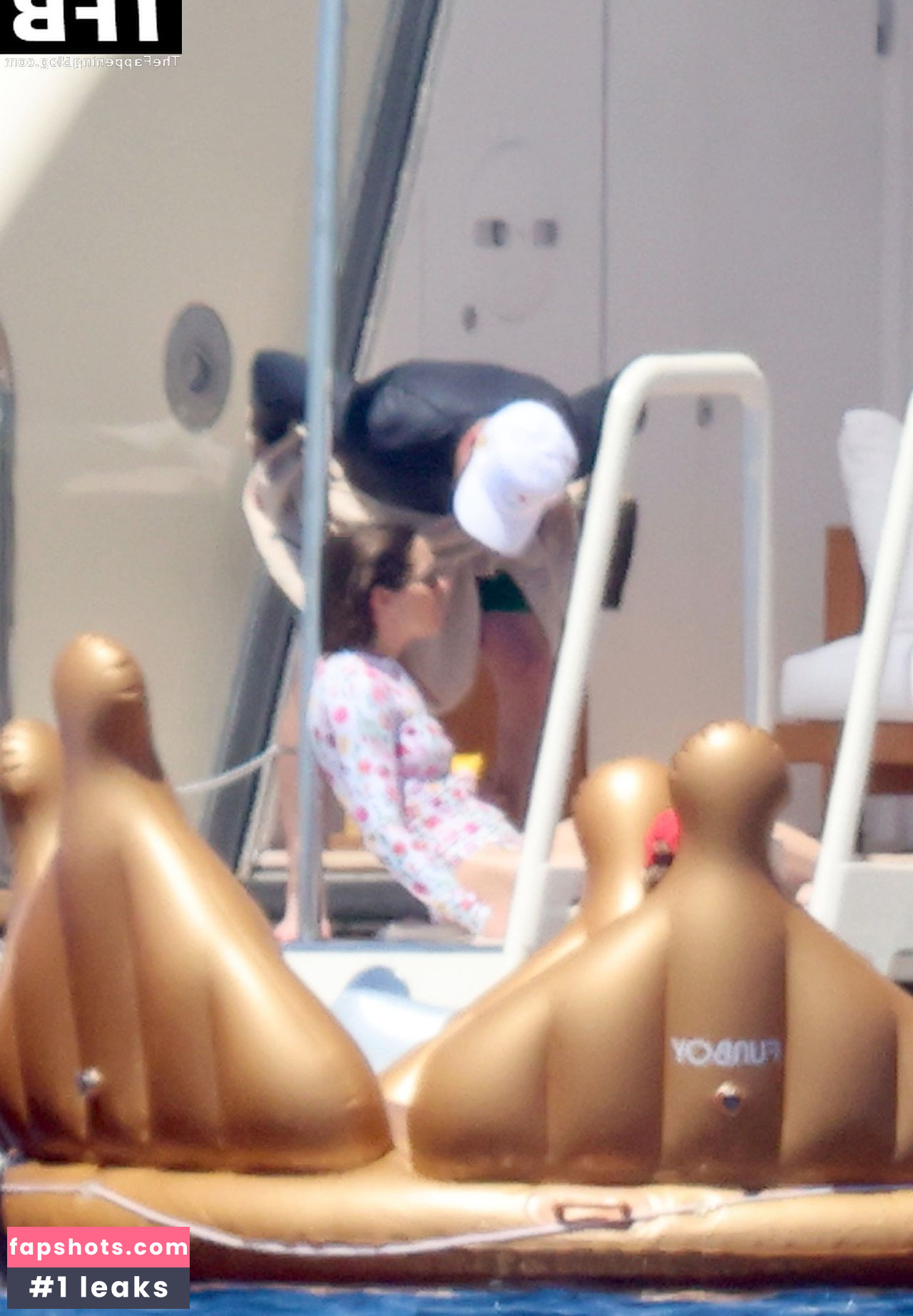 Jessica Biel gallery photo #319