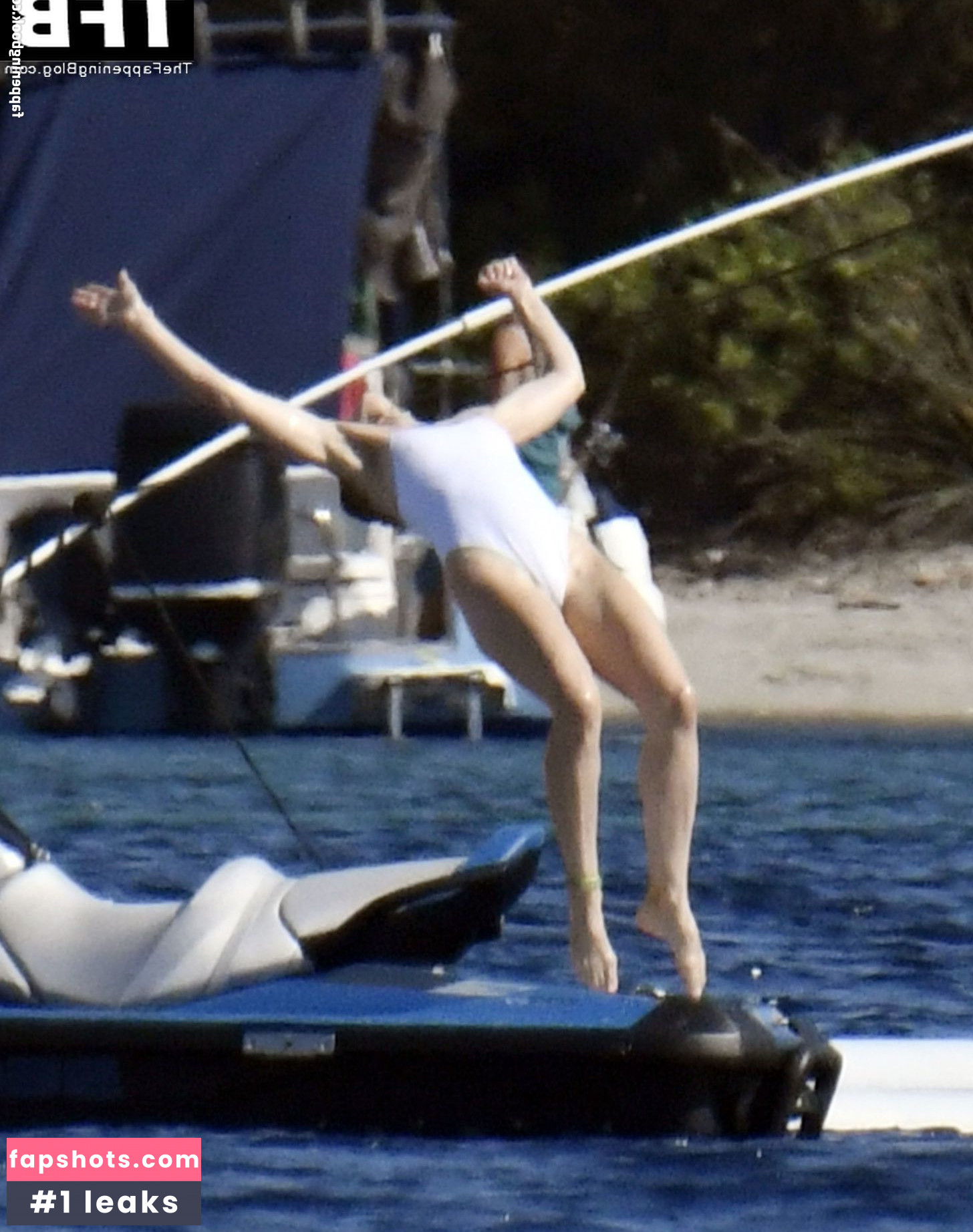 Jessica Biel gallery photo #366