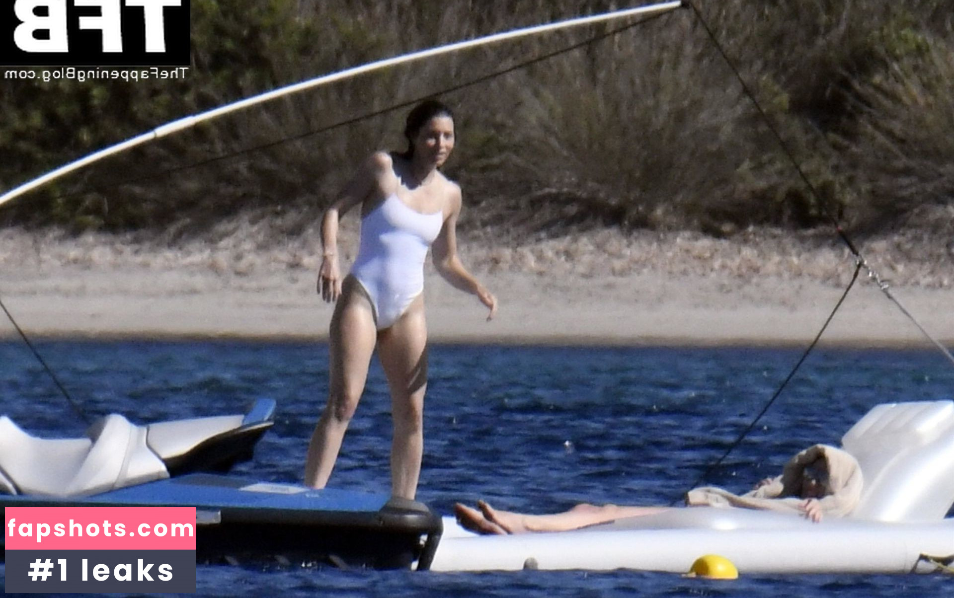 Jessica Biel gallery photo #369