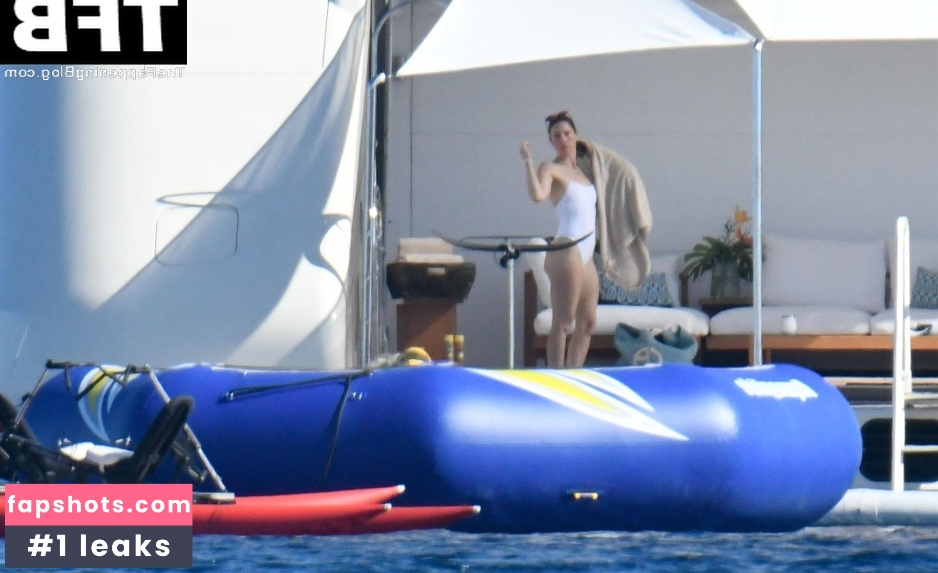 Jessica Biel gallery photo #404