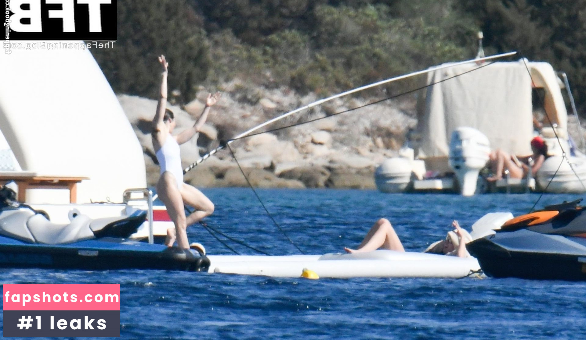 Jessica Biel gallery photo #413