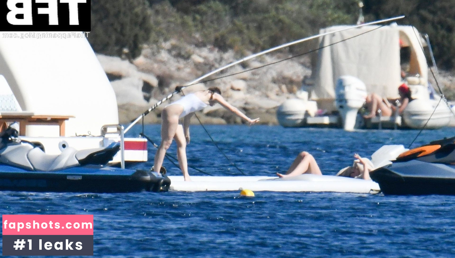 Jessica Biel gallery photo #414