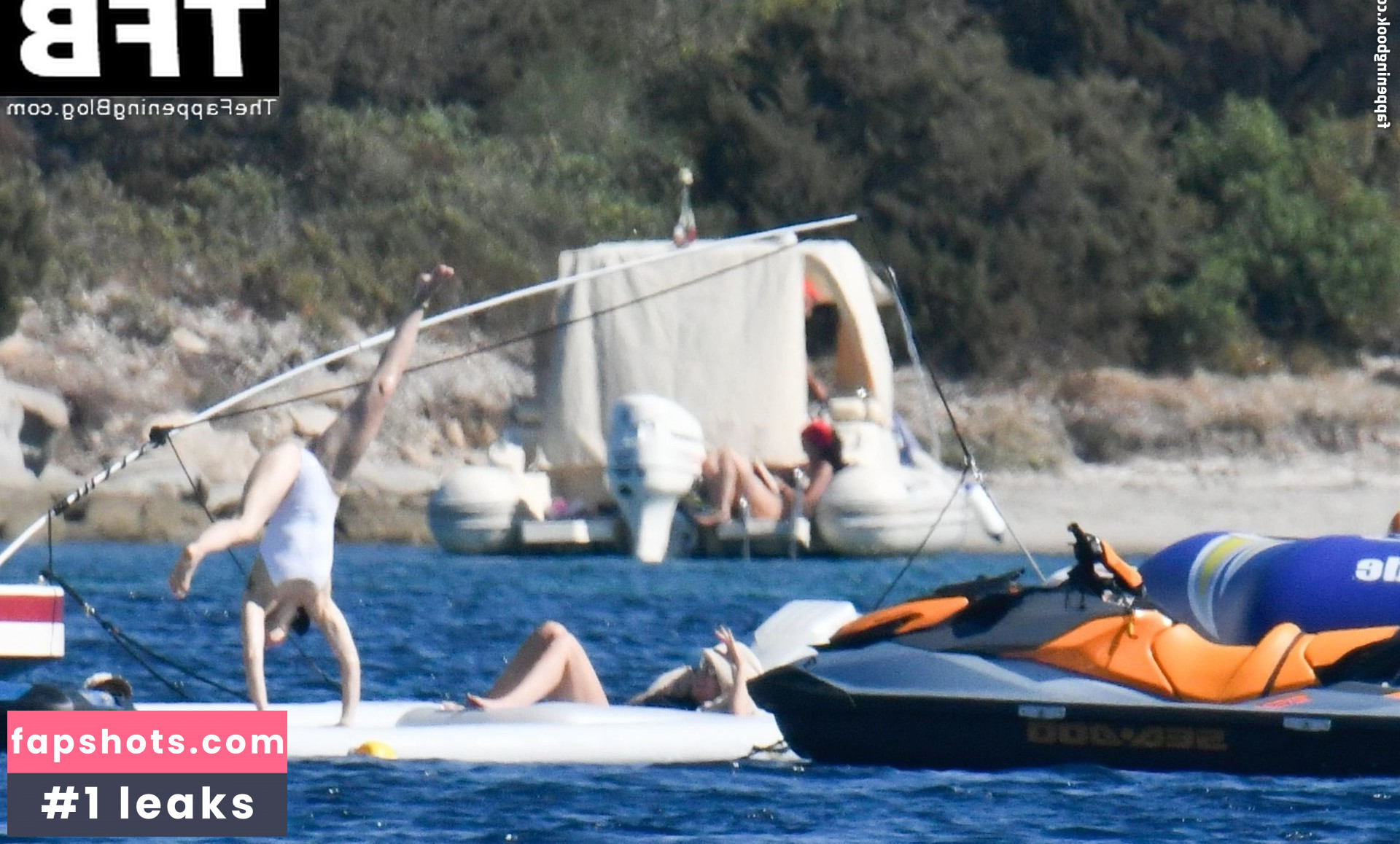 Jessica Biel gallery photo #417