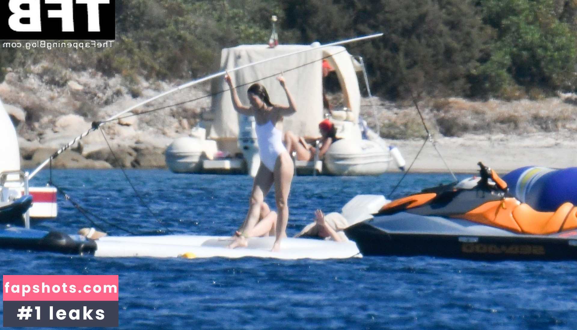 Jessica Biel gallery photo #419