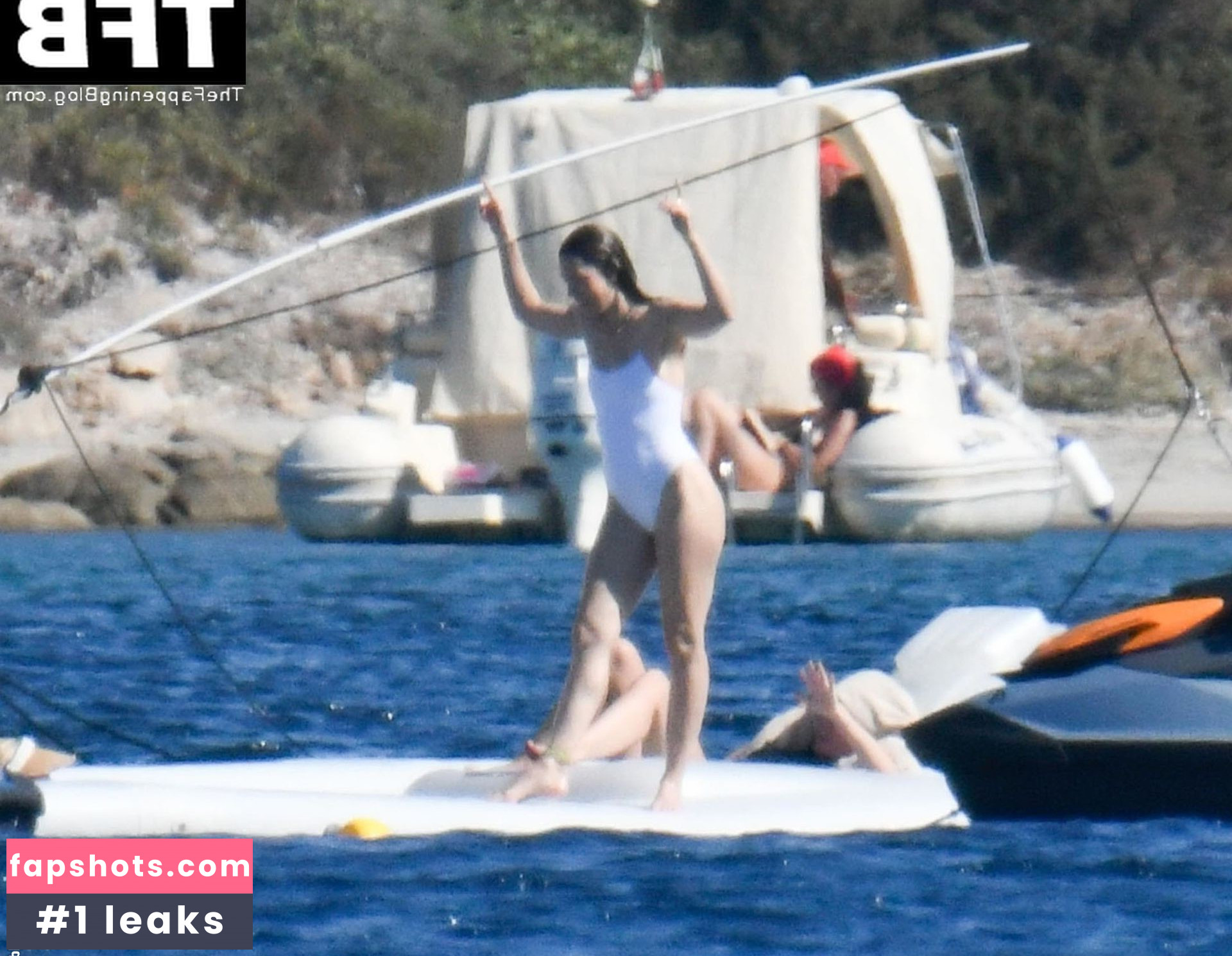 Jessica Biel gallery photo #420