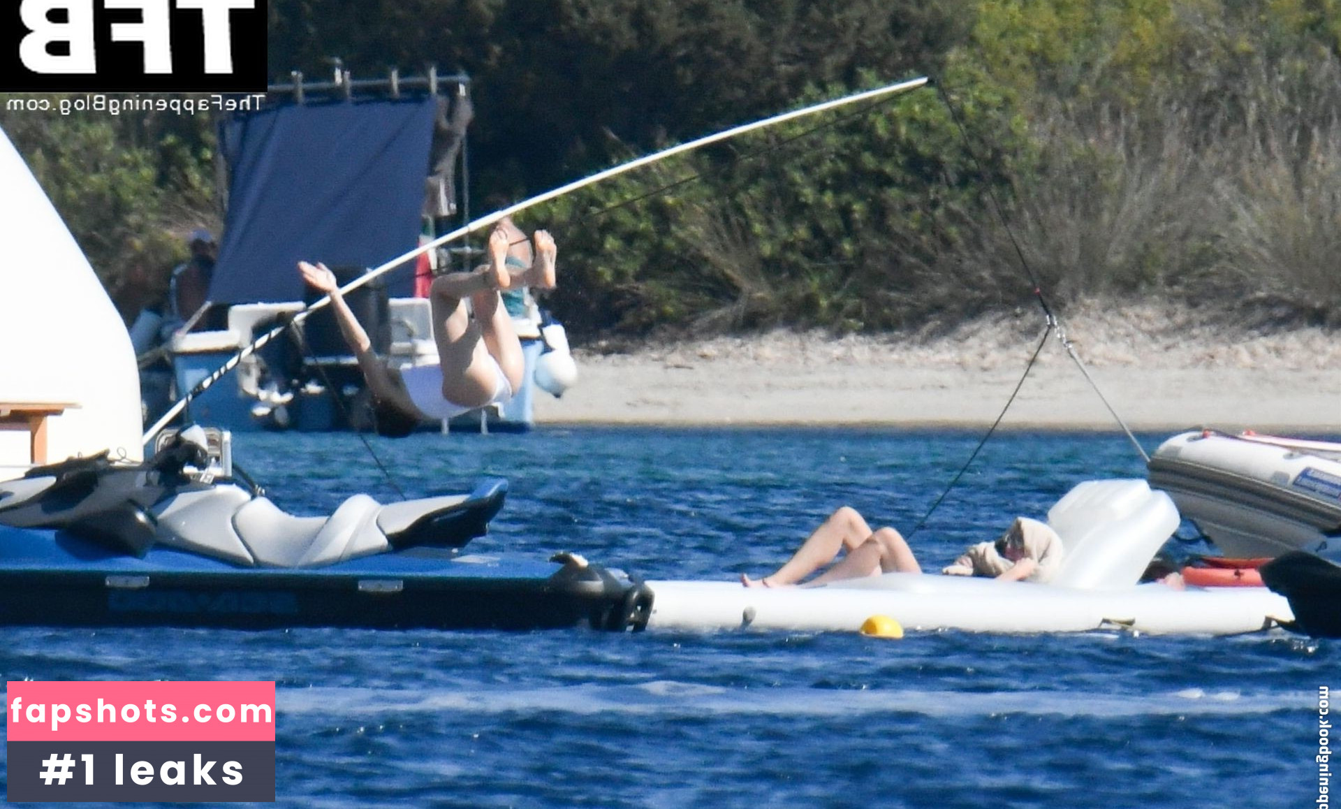 Jessica Biel gallery photo #422