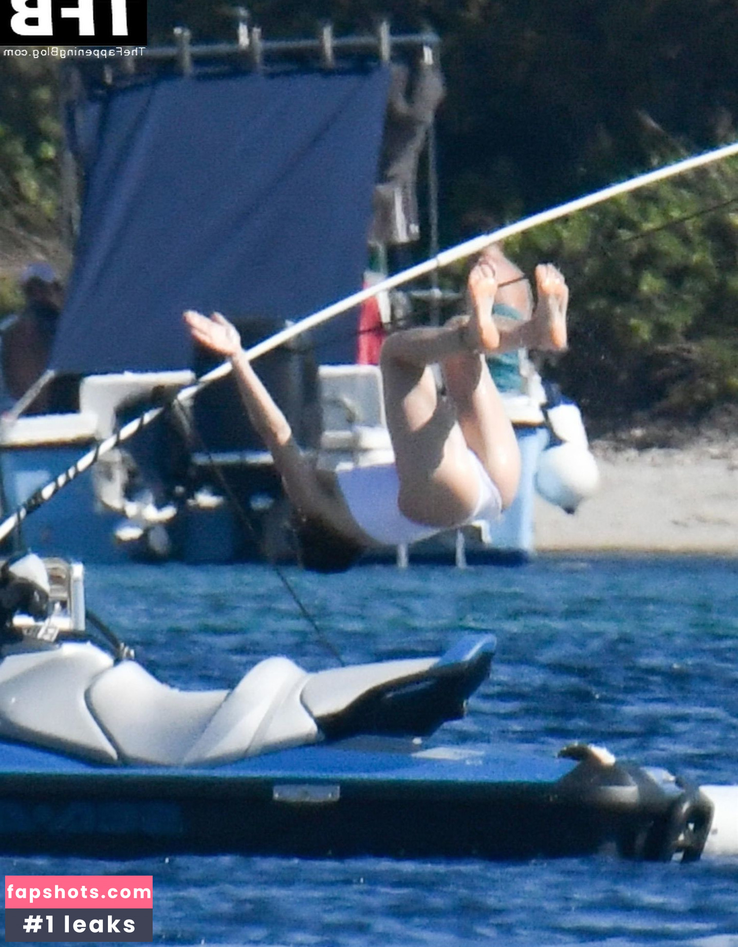 Jessica Biel gallery photo #423