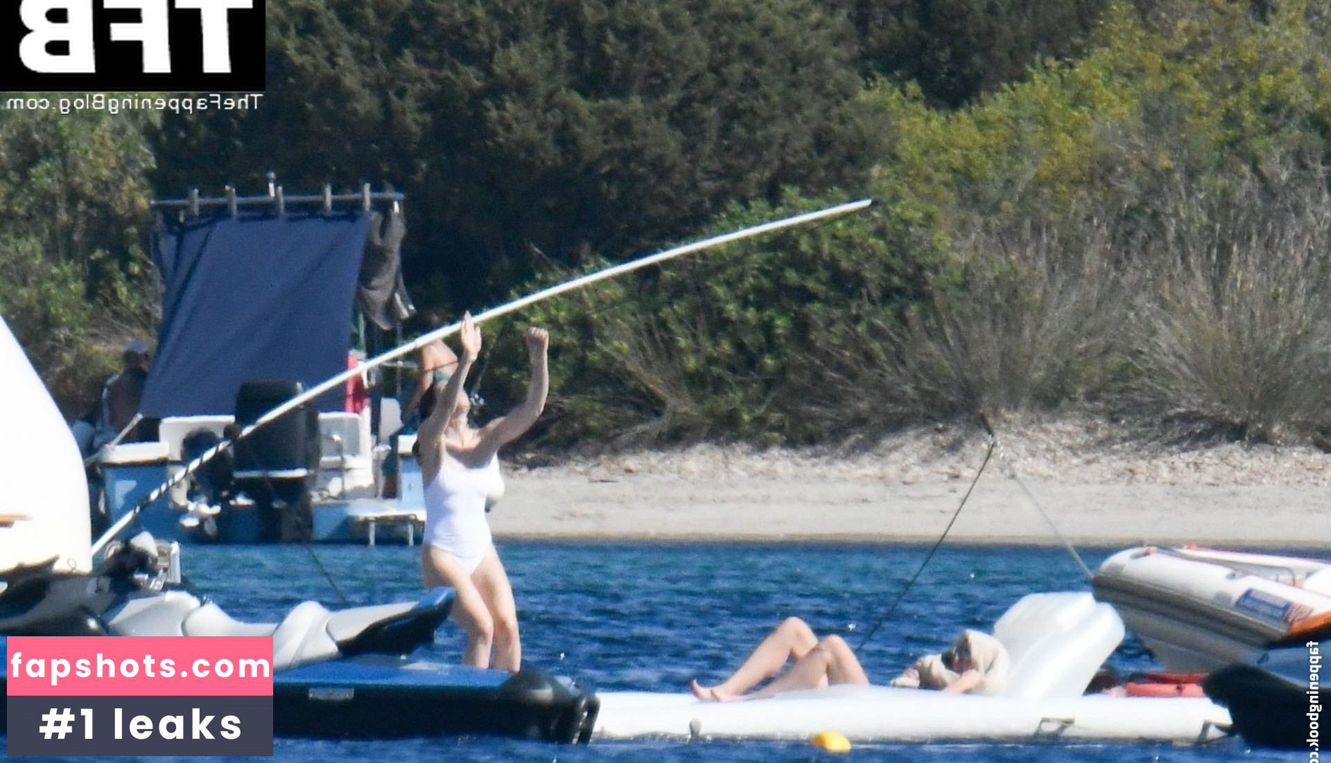 Jessica Biel gallery photo #424