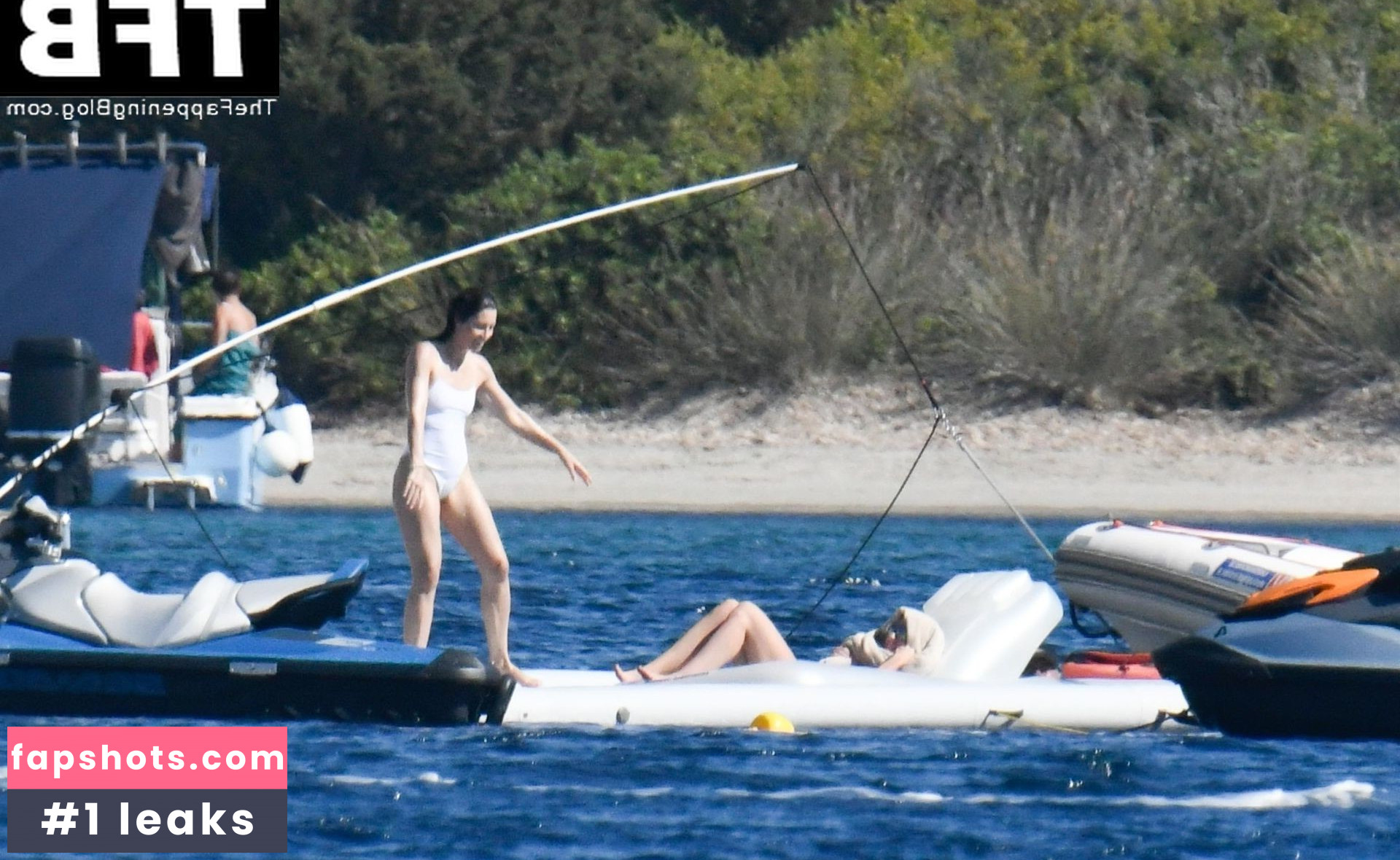 Jessica Biel gallery photo #425