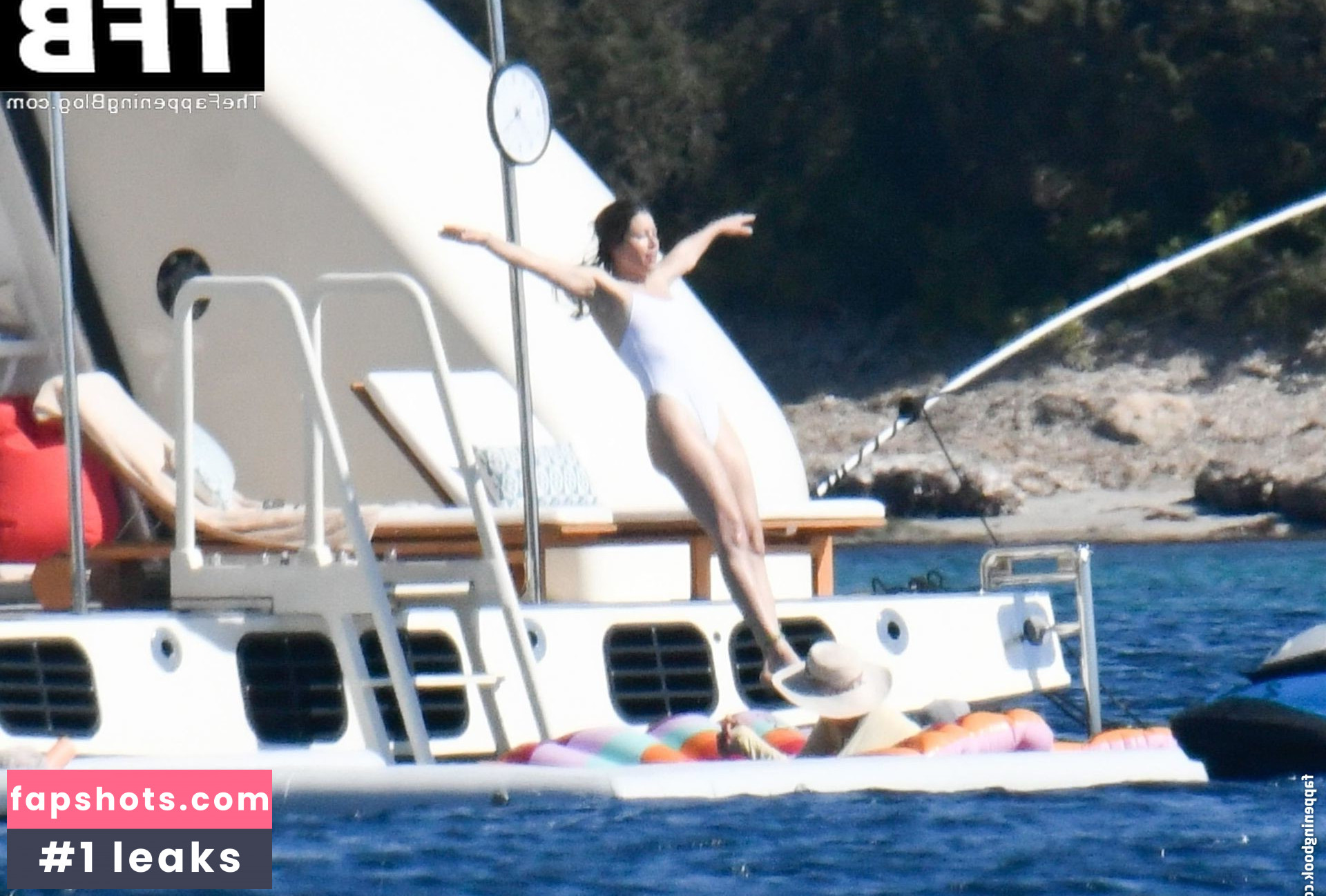 Jessica Biel gallery photo #433