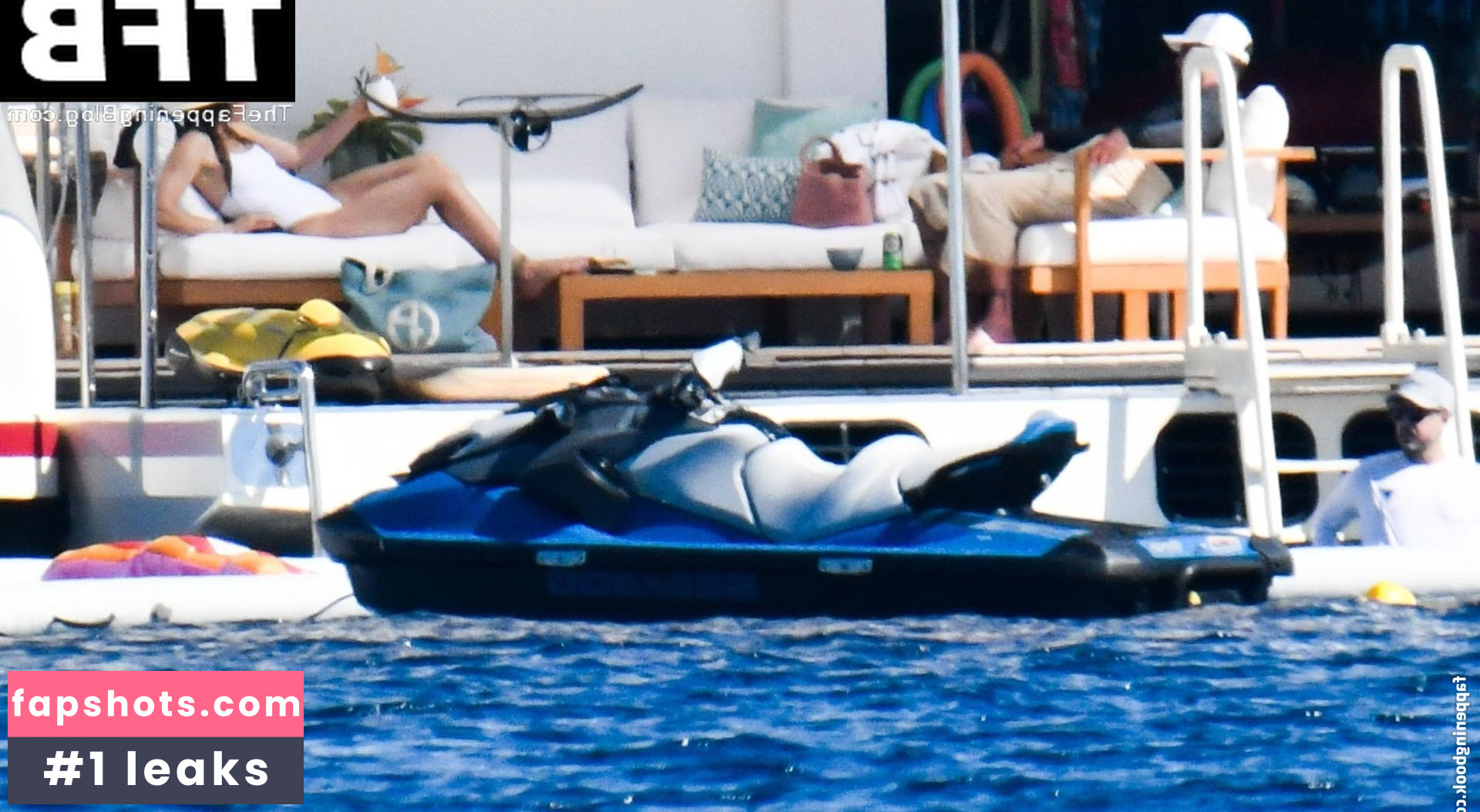 Jessica Biel gallery photo #456