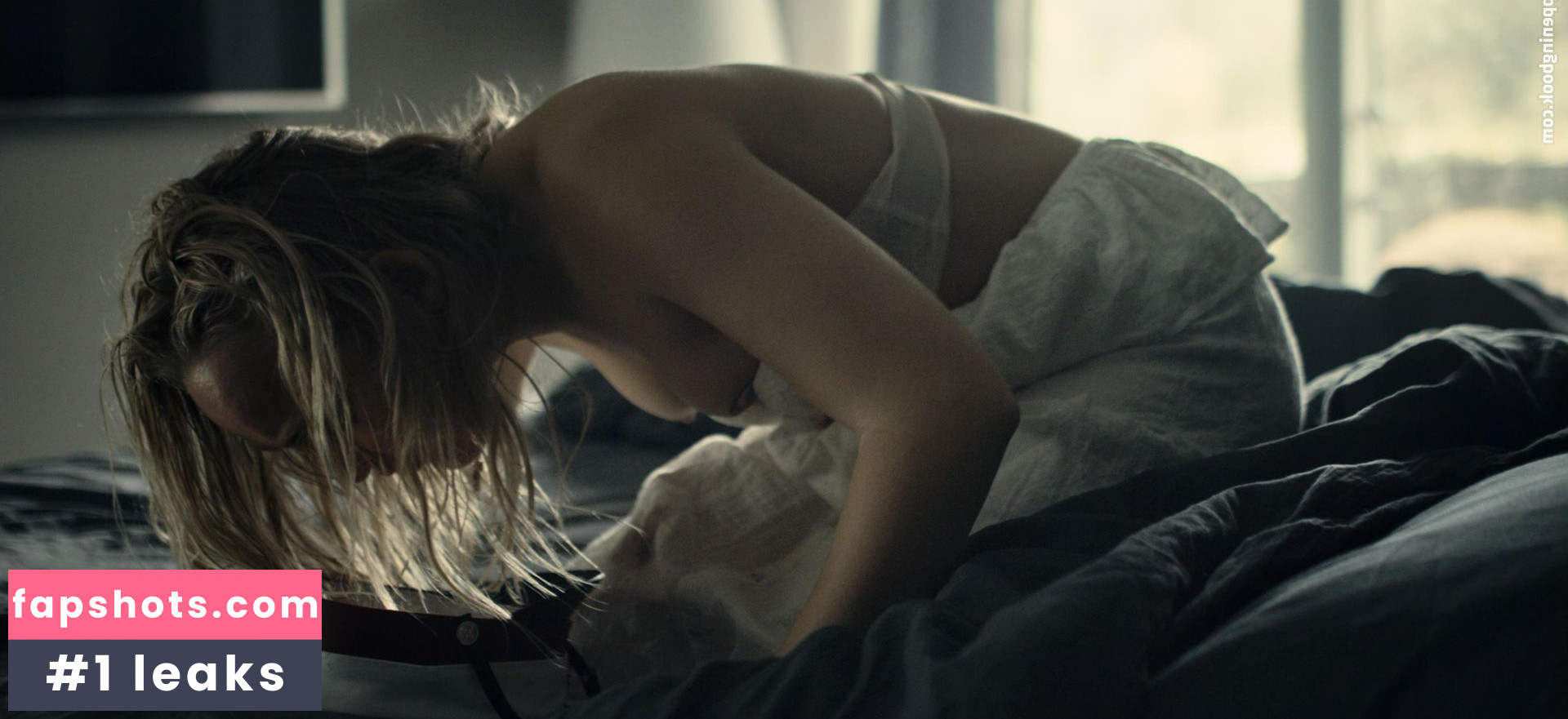 Jessica Dinnage gallery photo #4