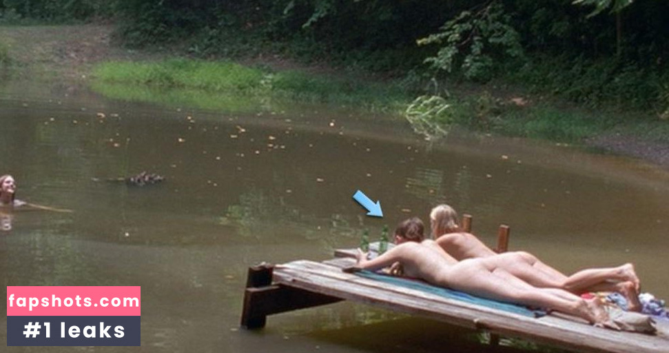 Jessica Dunphy nude babe gallery