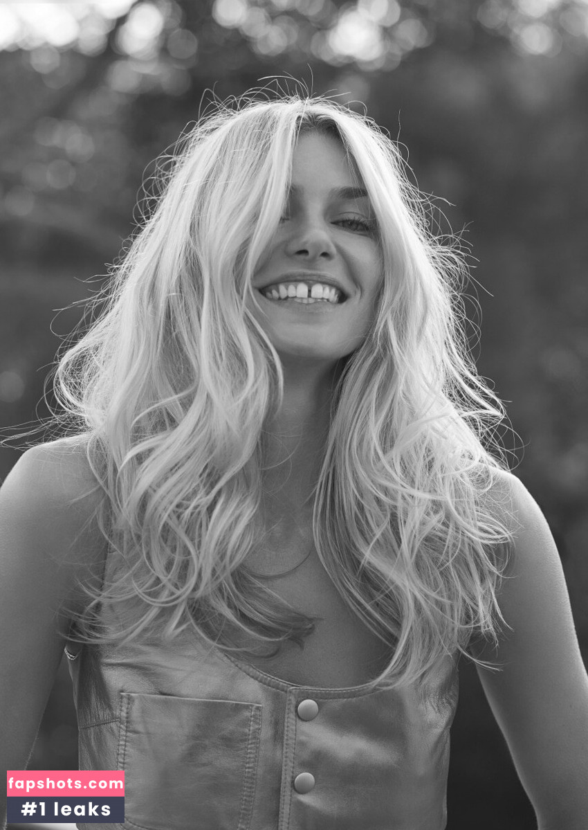 Jessica Hart gallery photo #20